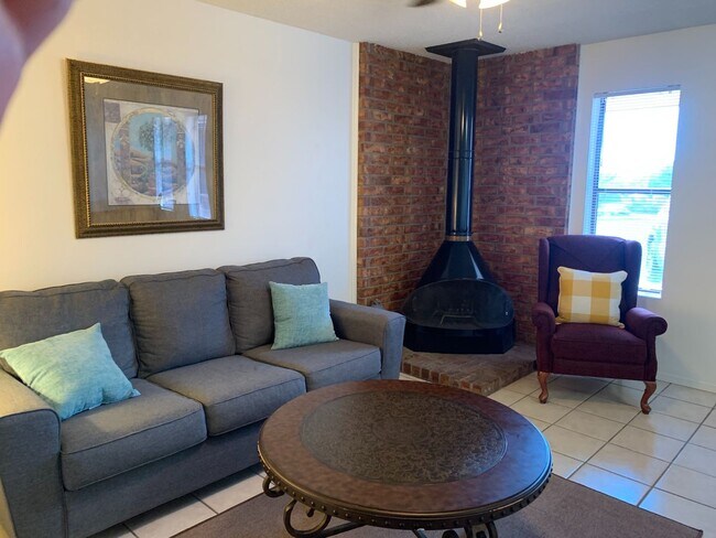 Photo - 2604 Miguel Pl Unit A