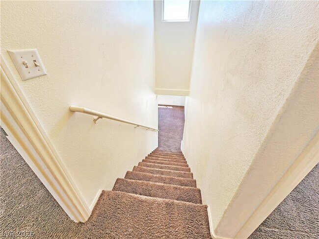 Photo - 1080 Karen Ct