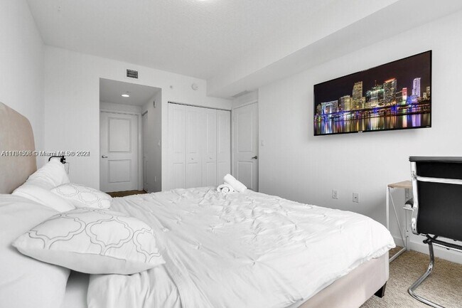 Photo - 601 NE 23rd St Unidad 905