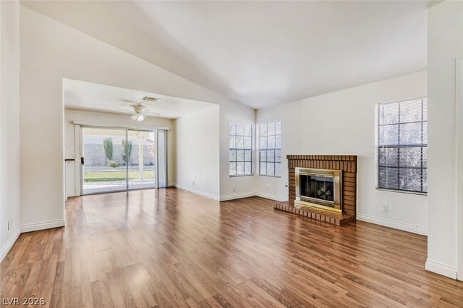 Photo - 661 Freeburg Pl