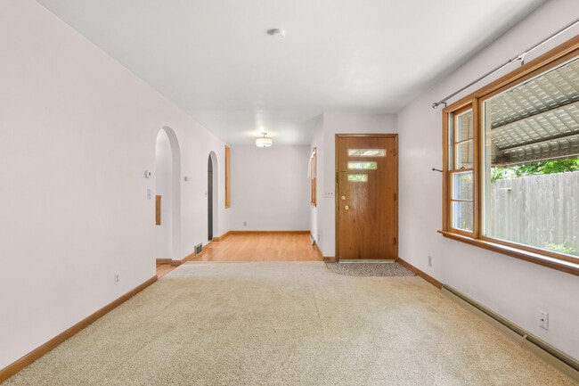Building Photo - 1826 Schlimgen Ave Unit 1826
