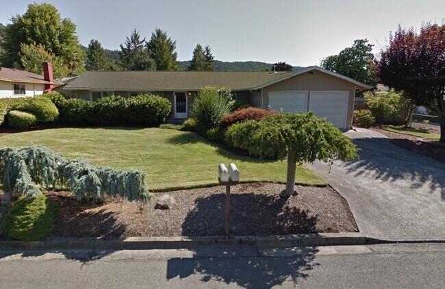 3045 W Shasta Ave
