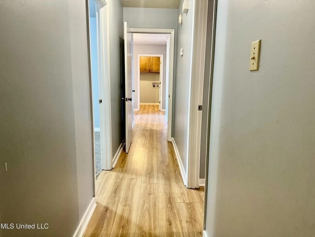 Photo - 123 Fairoaks Dr