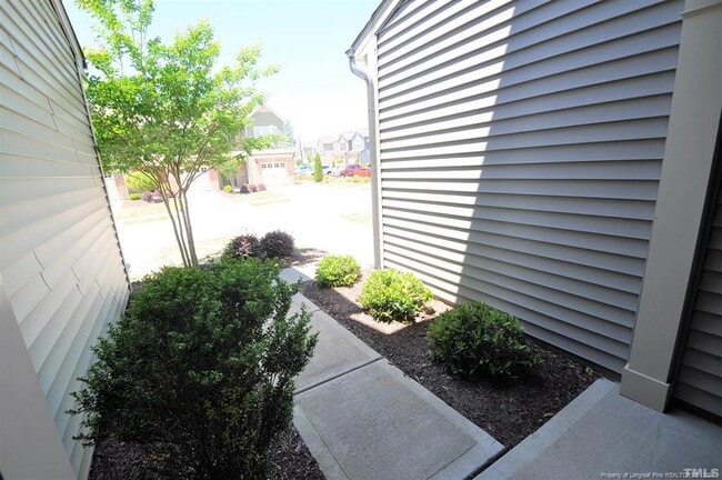 Photo - 209 Brier Crossings Loop