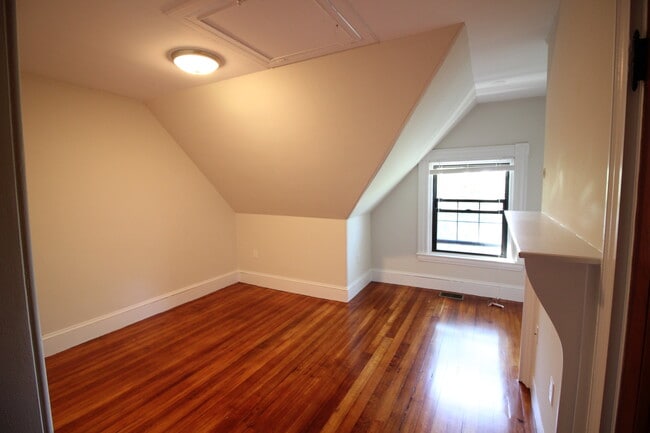 Photo - 64 Beech Glen St Unit 3
