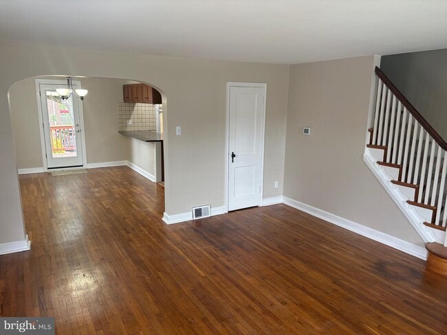 Photo - 2804 Belmont Ave
