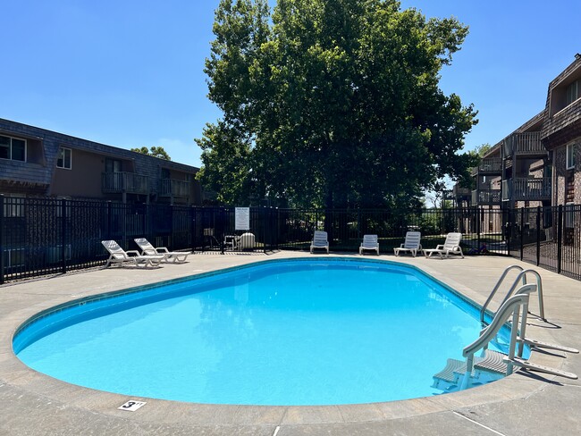 Building Photo - 3101 SW Macvicar Ave Unit 204a Rental