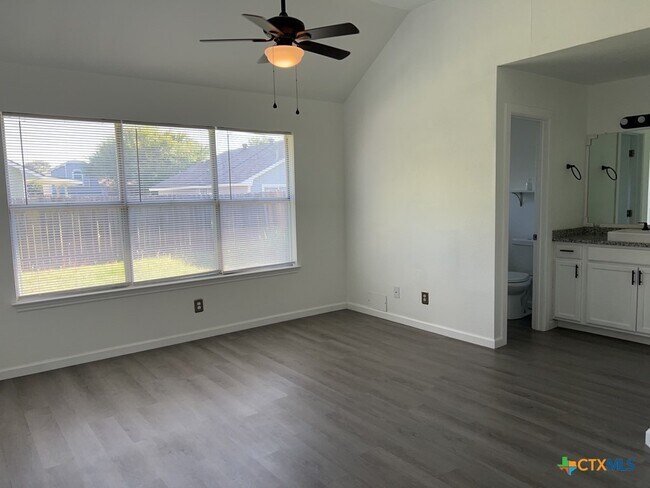 Photo - 2503 Armadillo Dr