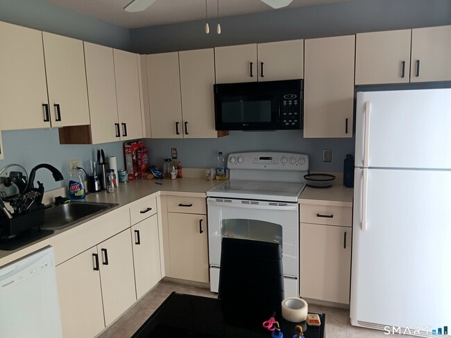 Photo - 585 Park Rd Unit 10-4