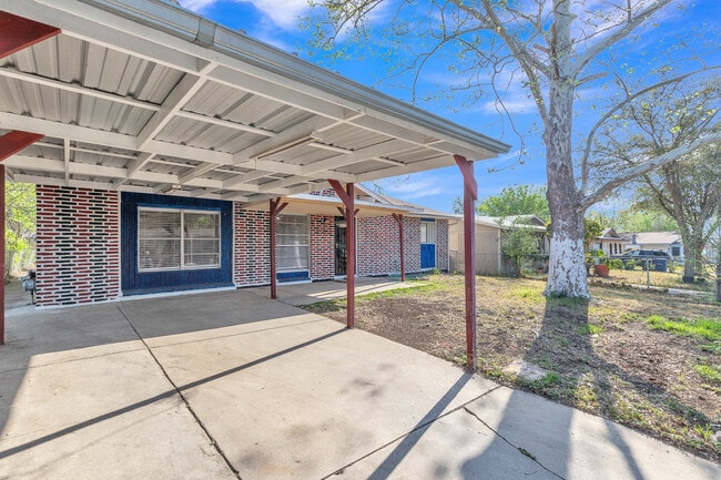 Photo - 5935 Highfield St