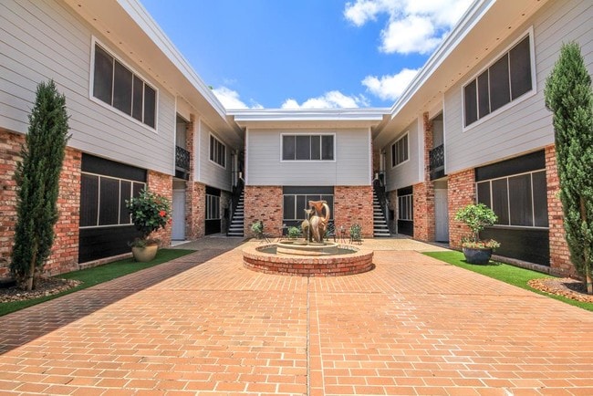 Building Photo - 2011 Marshall St Unit 11 Rental