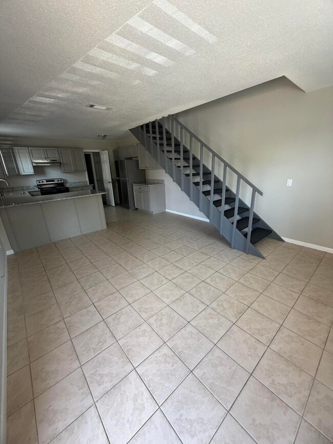 Photo - 124 Hampton Dr