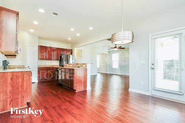 Photo - 1655 Eider Down Dr