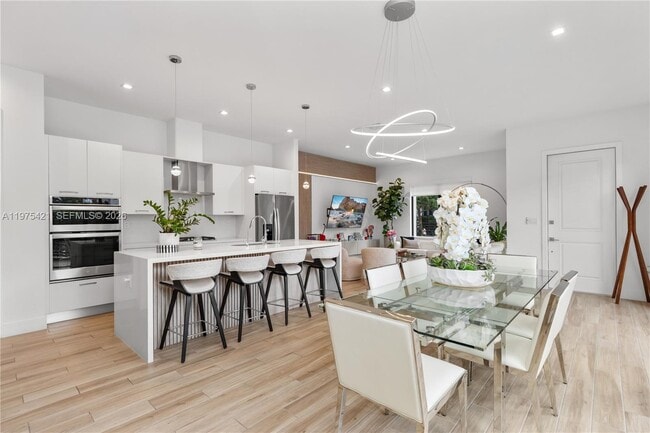 Building Photo - 4301 NW 81st Ct