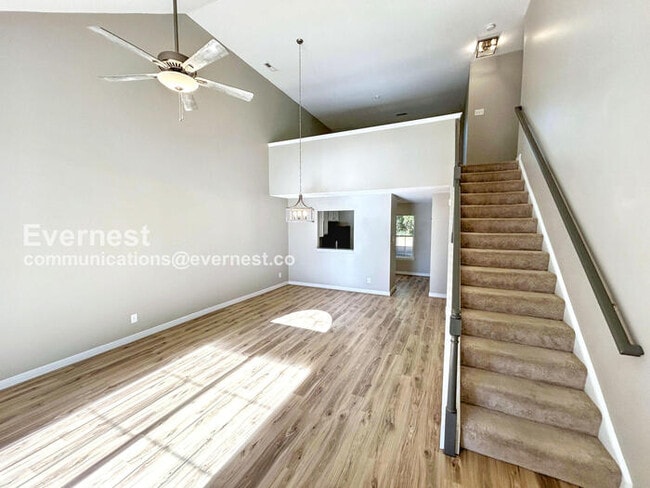 Photo - 2 Bed/2 Bath Townhome with Washer/Dryer / ...