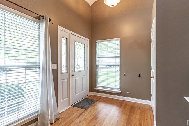 Photo - 7731 Milan Way