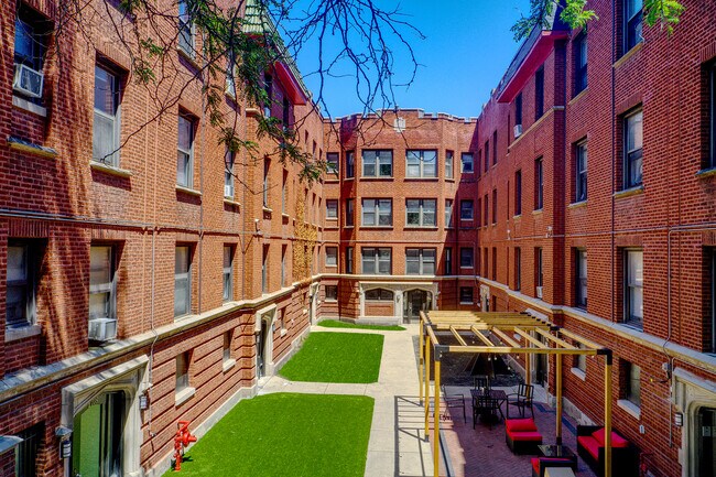Building Photo - 1700 W Juneway Terrace Unit 3B Rental