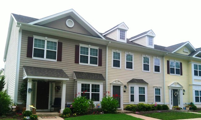 Fort Eustis Family Homes