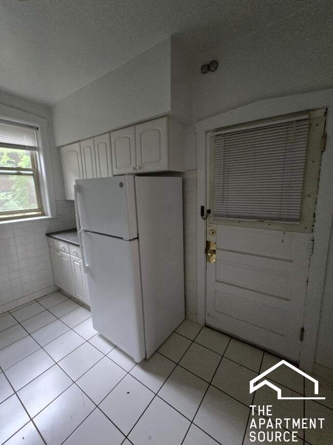 Photo - 828 Reba Pl Unit 2S