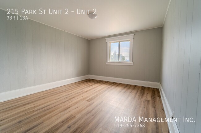 Photo - NEWLY RENOVATED 2 BE/1 BATH + DEN IN CHATHAM + UTILITIES Unité 2