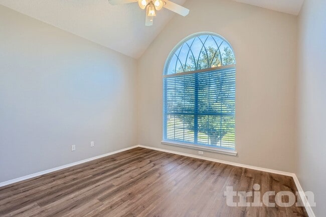 Photo - 4649 Devonshire Dr