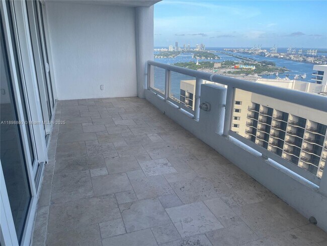 Photo - 1717 N Bayshore Dr Unidad B-4155