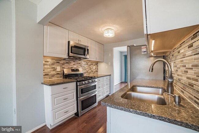Photo - 1908 Cambridge Dr Townhome