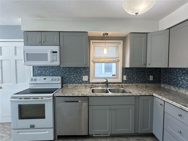 Photo - 1718 3rd Ave N