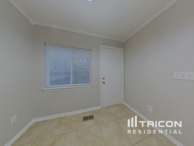 Photo - 40 Knight Dr W