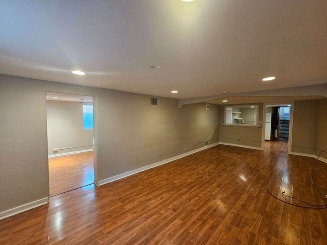 Building Photo - 366 N Washington St