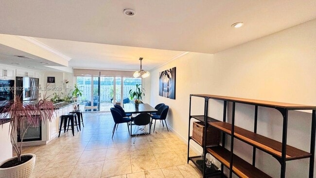 Photo - 903 NE 27th Ave