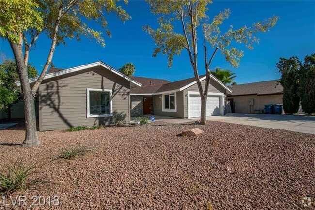 Building Photo - Upgraded Ranch-Style Home with Pool!