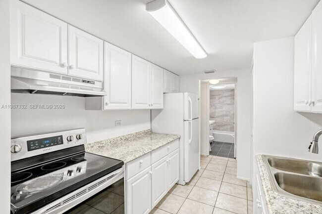 Photo - 3760 Inverrary Dr Unit 2L