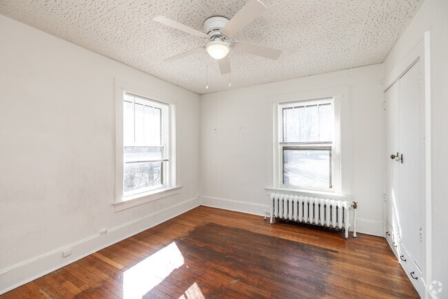 2BR, 1BA - 1,600SF - First Bedroom - 3612 Ingersoll Ave