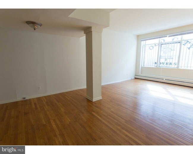 Photo - 1720 Lombard St Unit 104