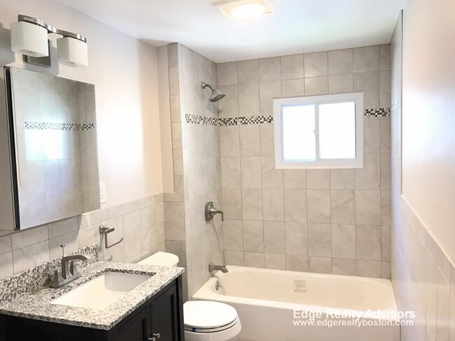 Photo - 129 Brooks St Unit 2