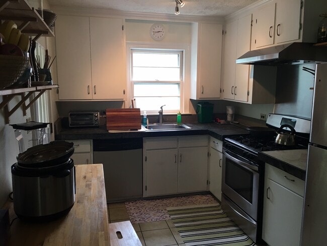 Photo - 219 Azalea Dr