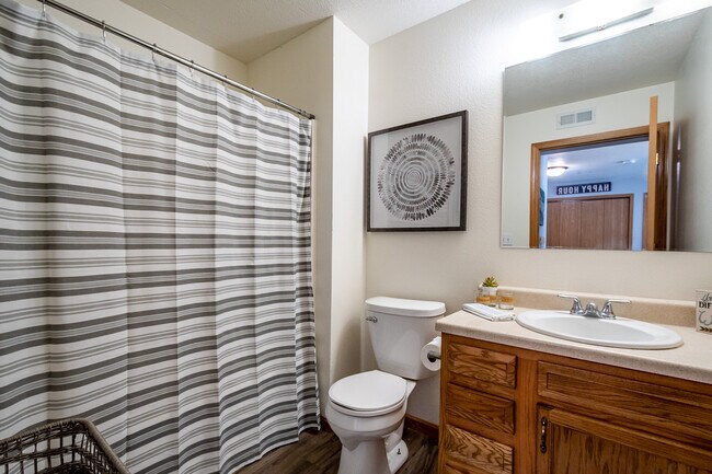 Photo - Eagle's Nest Apartments