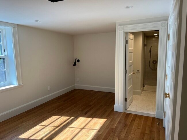 Photo - 112 High St Unit #B