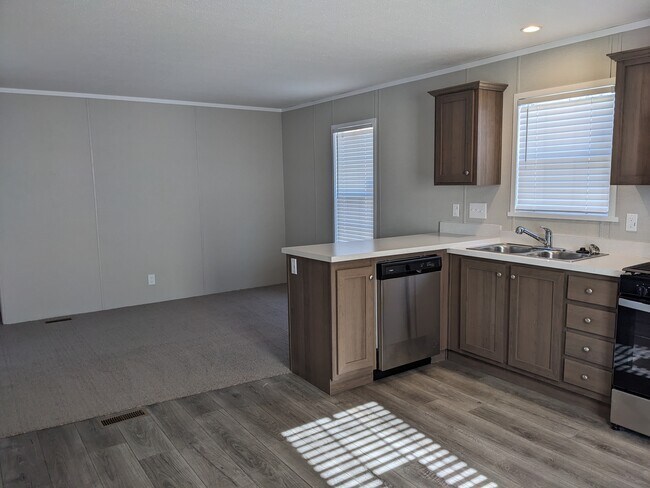 Photo - 300 Forrest Ave