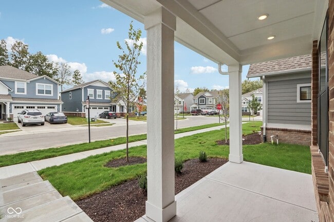 Photo - 1718 Windrush Pl