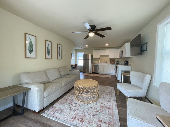 Building Photo - 100 Miller St Unit 101