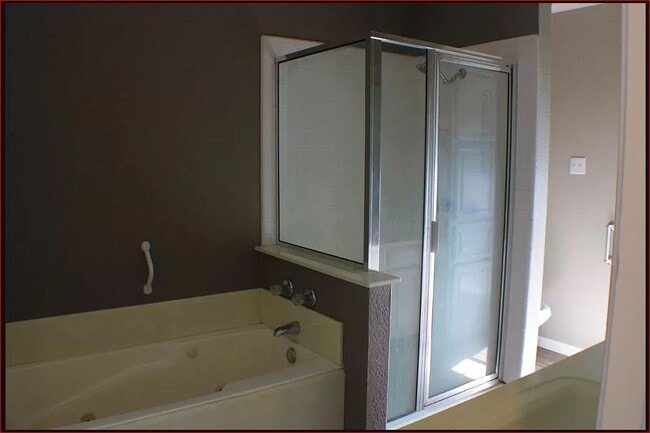 Photo - 6700 Driffield Cir E
