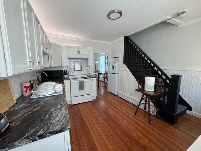 1383 Main St Unit MAIN ST