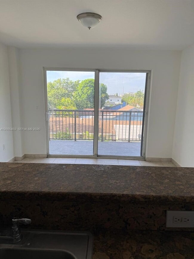 Photo - 2647 NW 25th Ave Unit 304