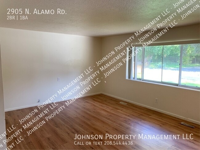 Photo - 2905 N Alamo Rd