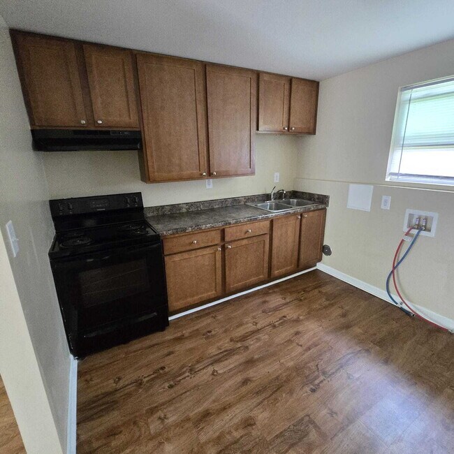 This 2 Bedroom 1 bath home has been recently updated.