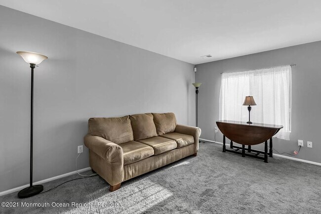 Photo - 105 Creek Rd