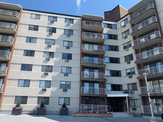 Photo - 131 Coolidge Ave Unit 123