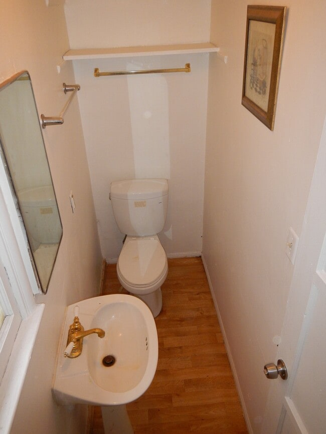 Photo - 172 E Claremont St